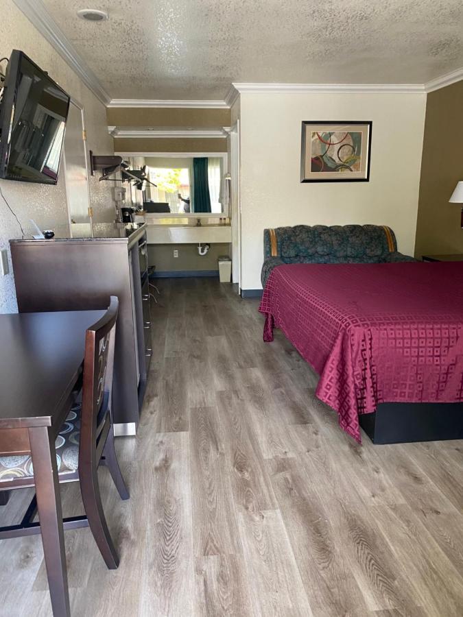 Atascadero Inn Extérieur photo