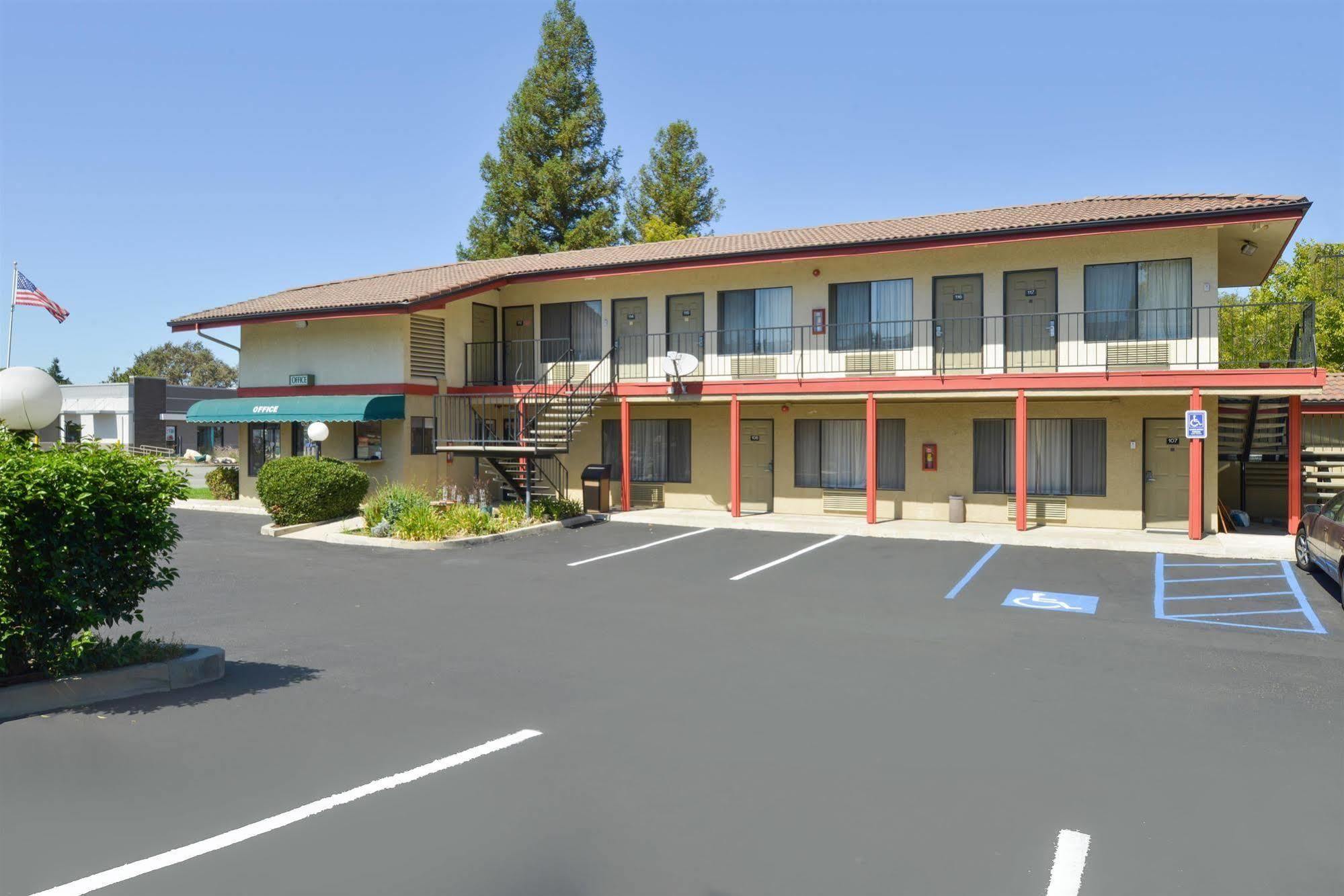 Atascadero Inn Extérieur photo