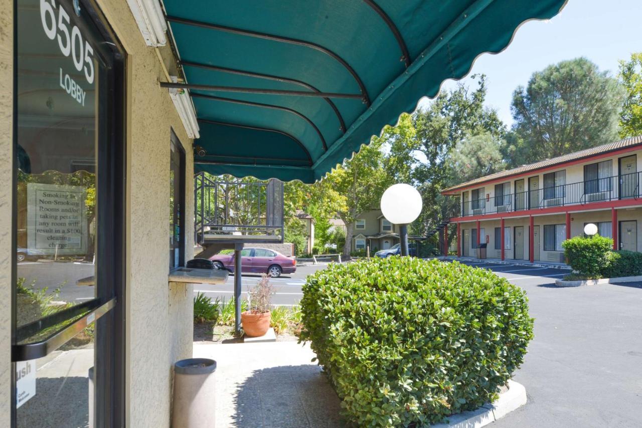 Atascadero Inn Extérieur photo