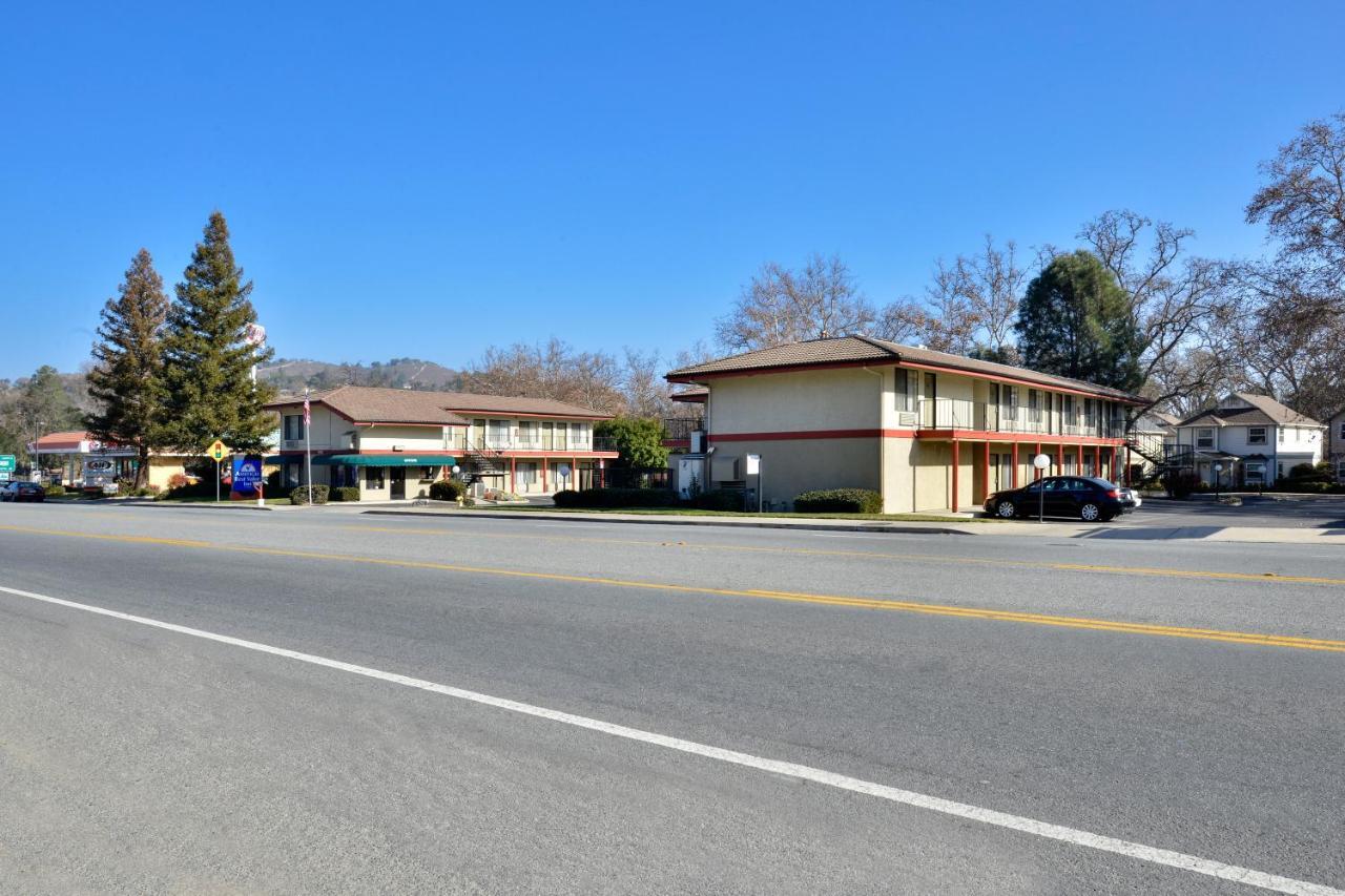Atascadero Inn Extérieur photo